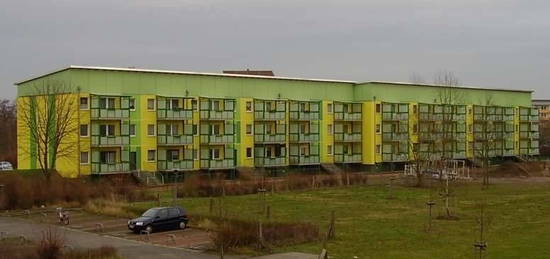 günstige Wohnung mit Balkon im begrünten Wohnumfeld