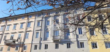 Trilocale largo della Barriera Vecchia 13, Largo Barriera - Ospedale Maggiore, Trieste