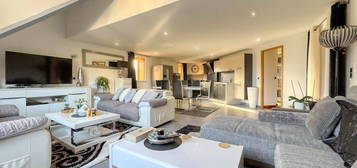 Axe genève: a vendre superbe appartement t5 groisy-thorens d'env 170m2 au sol avec garage motorisé et parking