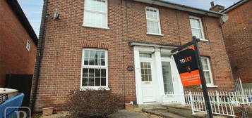 3 bed semi-detached house to rent