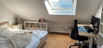 Schöne helle 4 Zimmer Wohnung zum 01.11.24