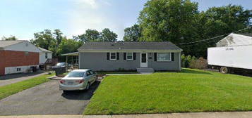 9421 Victoria St, Manassas, VA 20110