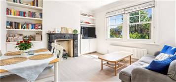 Flat to rent in Winders Road, London SW11