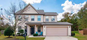 586 Codie Reed Ct, Holly Springs, NC 27540