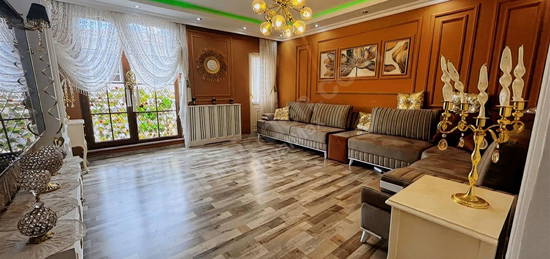 ROYALMAX'DAN CADDE METRO TRAMVAY YAKIN 3.KAT 3+1 130 M² DAİRE