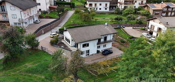 VILLA CON GIARDINO