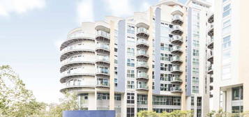 Flat to rent in Bridges Court, London SW11