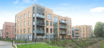 Flat for sale in Lance Street, Rainham, Essex RM13