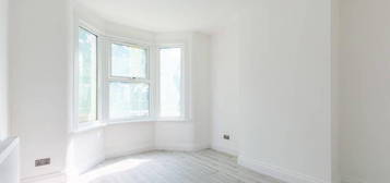 3 bedroom flat for sale