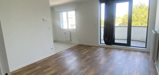 Appartement  à louer, 2 pièces, 1 chambre, 52 m²