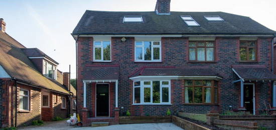 6 bedroom terraced house