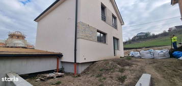 Casa individuala 122mp constructie noua Dezmir