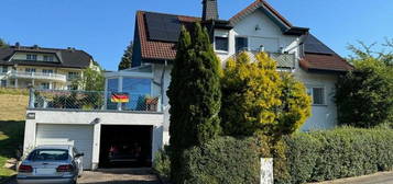 ///  2 Familienhaus in traumhafter Wohnlage mit Wintergarten, Doppelgarage, Solaranlage und weiteren Extra´s ///