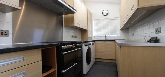 4 bed terraced house to rent