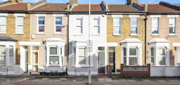 Terraced house to rent in Vernon Road, Stratford E15