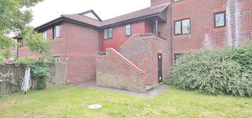 Studio to rent in Linacre Close, Didcot OX11