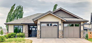 2 N Eva Cres, Lacombe, AB T4L 0C9