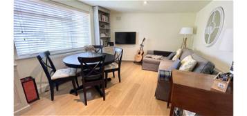 Flat to rent in Red Lion Hill, London N2