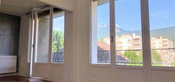 Particulier loue grand T3 balcon vue