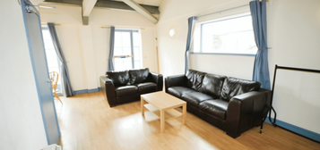 3 bedroom flat to rent