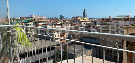 Ático de alquiler en Provença, Sagrada Família