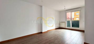 Piso en venta en Avenida del Mar, HUCA - La Cadellada