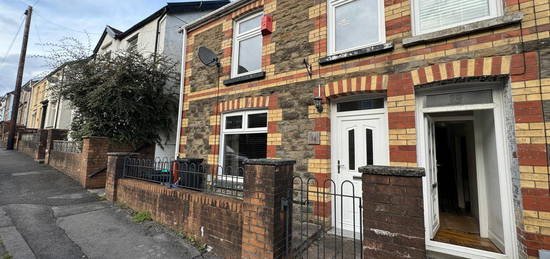 2 bed semi-detached house for sale