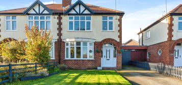 3 bed semi-detached house for sale