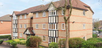 Flat to rent in Fallow Rise, Hertford SG13