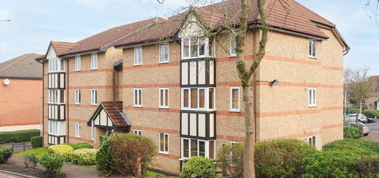 Flat to rent in Fallow Rise, Hertford SG13