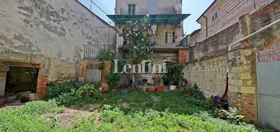 Casa indipendente in vendita in piazza vittorio veneto, 1