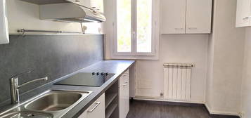 A LOUER NIMES APPARTEMENT T3 60M2 AVEC CAVE ET GARAGE