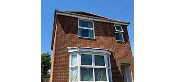 Detached house to rent in Heatherdeane Road, Southampton SO17