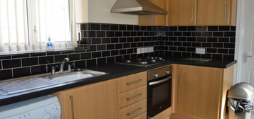 4 bedroom terraced house to rent