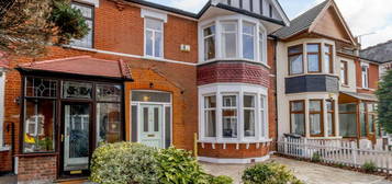 6 bedroom terraced house for sale