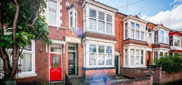 5 bedroom terraced house