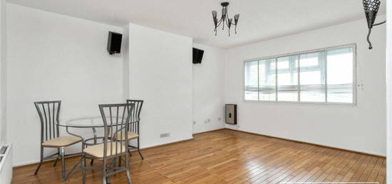 2 bedroom maisonette