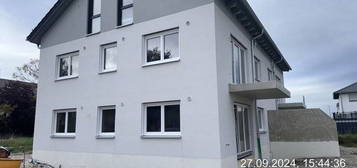 Neubau  4 ZKB 95 m² mit Balkon und Dachterrasse, 2 tes Bad/WC, Neubau  KFW 40, Wärmepumpe