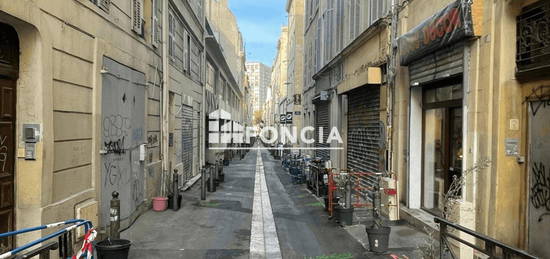 Grand T4 rue Thubaneau avec locataire