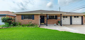 2429 16th Ave N, Texas City, TX 77590