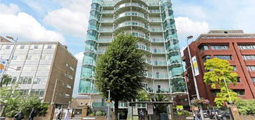 3 bed flat to rent