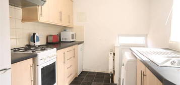 4 bedroom maisonette to rent