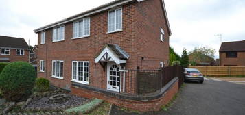 3 bedroom semi-detached house to rent