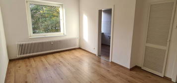 Alles neu! Renoviert! Gemütliche 3,5 Raum Wohnung in super Lage! Balkon!