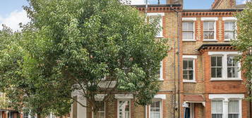 Flat for sale in Heyford Avenue, London SW8