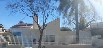 Casa En Alquiler Anual Villa Domínguez