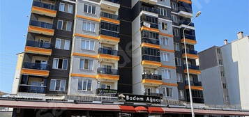 İnci Kulede Badem Ağacı Cadde Üzerinde Eşyalı 1+1 Daire