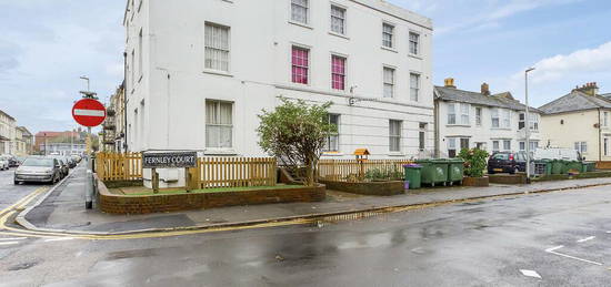 2 bedroom ground floor flat