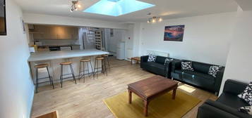 Room to rent in North Road East, Plymouth PL4