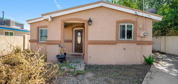 2900 William St SE, Albuquerque, NM 87102